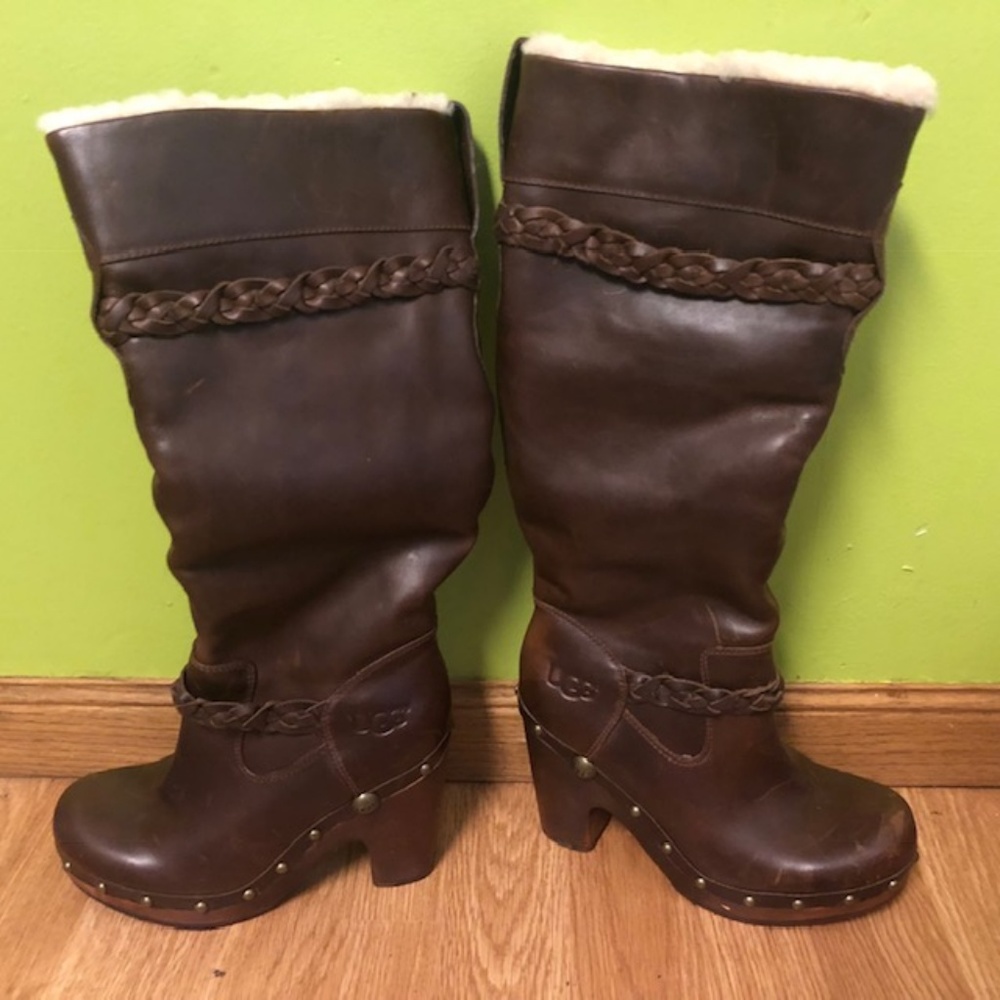 UGG Australia Savannah Platform Clog Boots Size 5